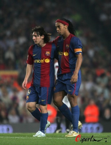 挥了它的 挥了它的